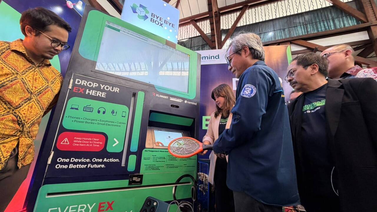 XLSMART Dorong Ekonomi Sirkular Bawa #ByeByeBox untuk Kelola E-Waste ke ITB