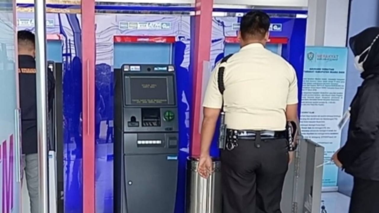 Cegah Kejahatan Modus Tutup Lubang ATM