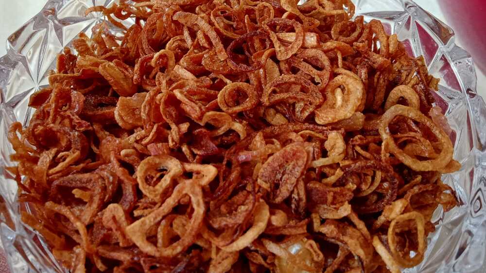 Crispy Delight: Memahami Sejarah dan Resep Bawang Goreng yang Sempurna