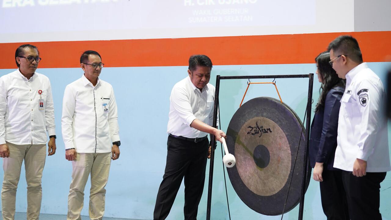 Kick Off Workshop AI di Universitas MDP, Herman Deru Tekankan Mental dan Keberanian Anak Muda