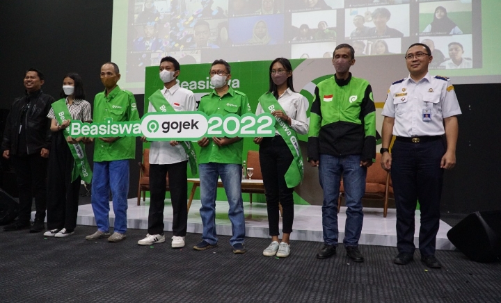 Gojek Kuliahkan Puluhan Anak Mitra Driver 