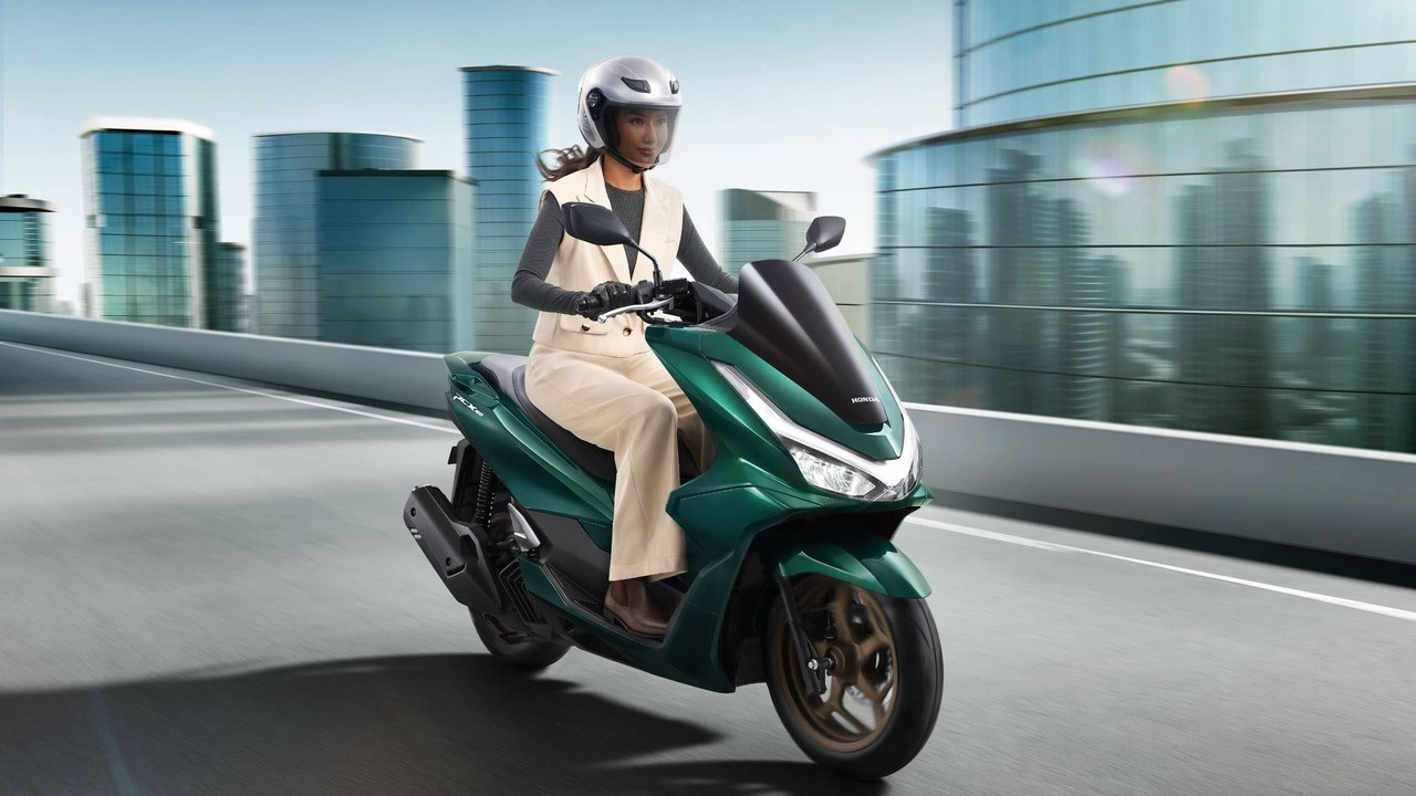 Makin Mewah, Honda PCX160 Meluncur dengan Pilihan Warna Terbaru