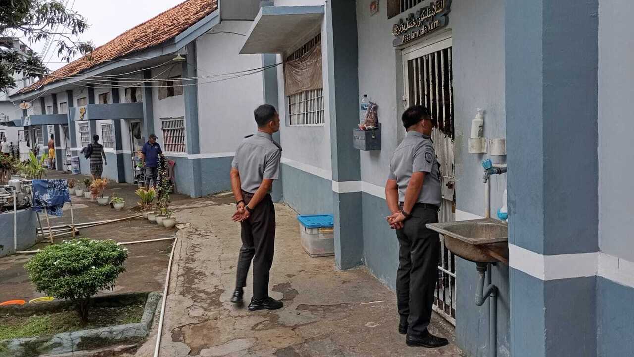 Pastikan Keamanan, Ka. KPLP Lapas Sekayu Intensifkan Kontrol Blok Hunian
