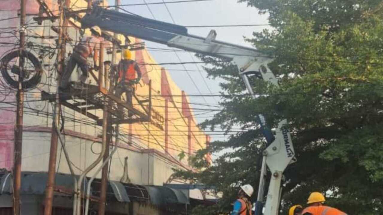 PLN ULP Baturaja Berhasil Memulihkan Kondisi Kelistrikan Pasca Badai