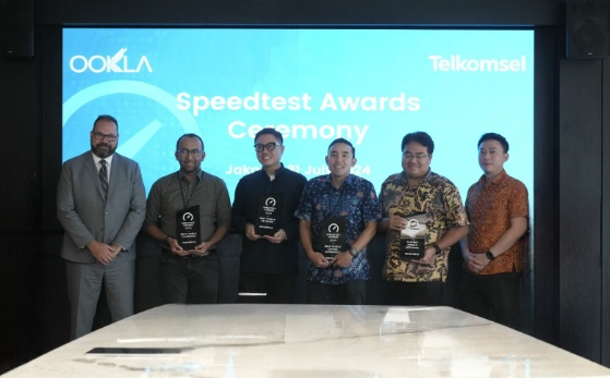 Telkomsel: Juara Jaringan Mobile Terbaik Indonesia Versi Ookla®   6 Kali Berturut-turut 