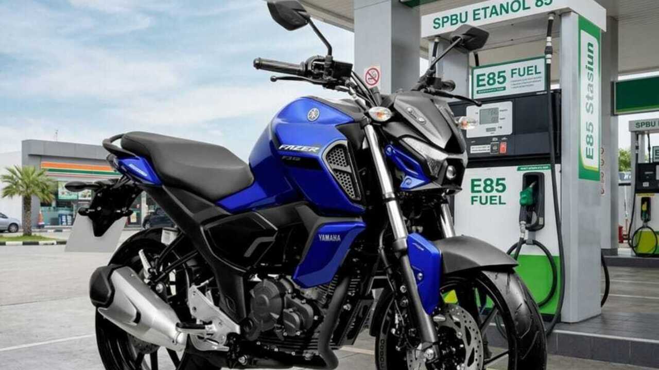 Yamaha FZ Blue Flex Bikin Geger, Motor Naked 150cc Ini Bisa Minum Etanol E85!