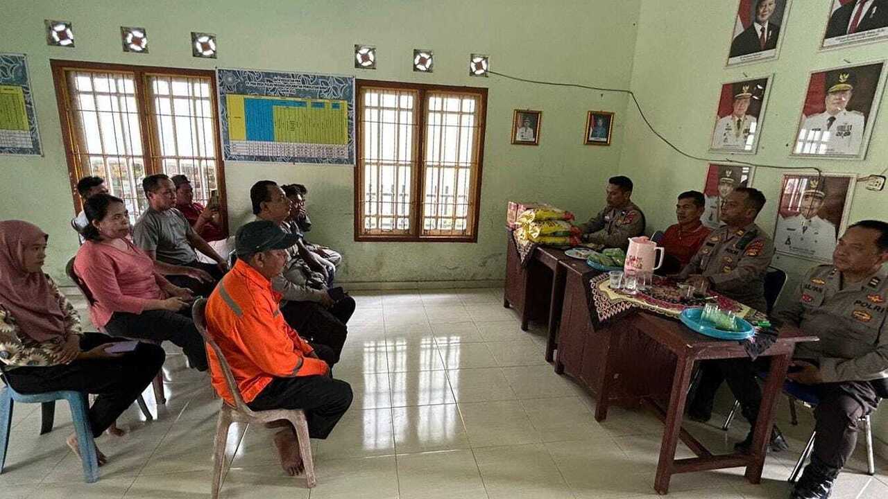 Kapolsek Pemulutan Perkuat Sinergi dengan Masyarakat Peduli Api untuk Cegah Karhutlah