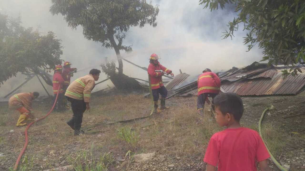 Sebuah Rumah Makan di Jalan Lingkar Prabumulih Ludes Terbakar, Sudah 1 Tahun 6 bulan Tidak Beroperasional