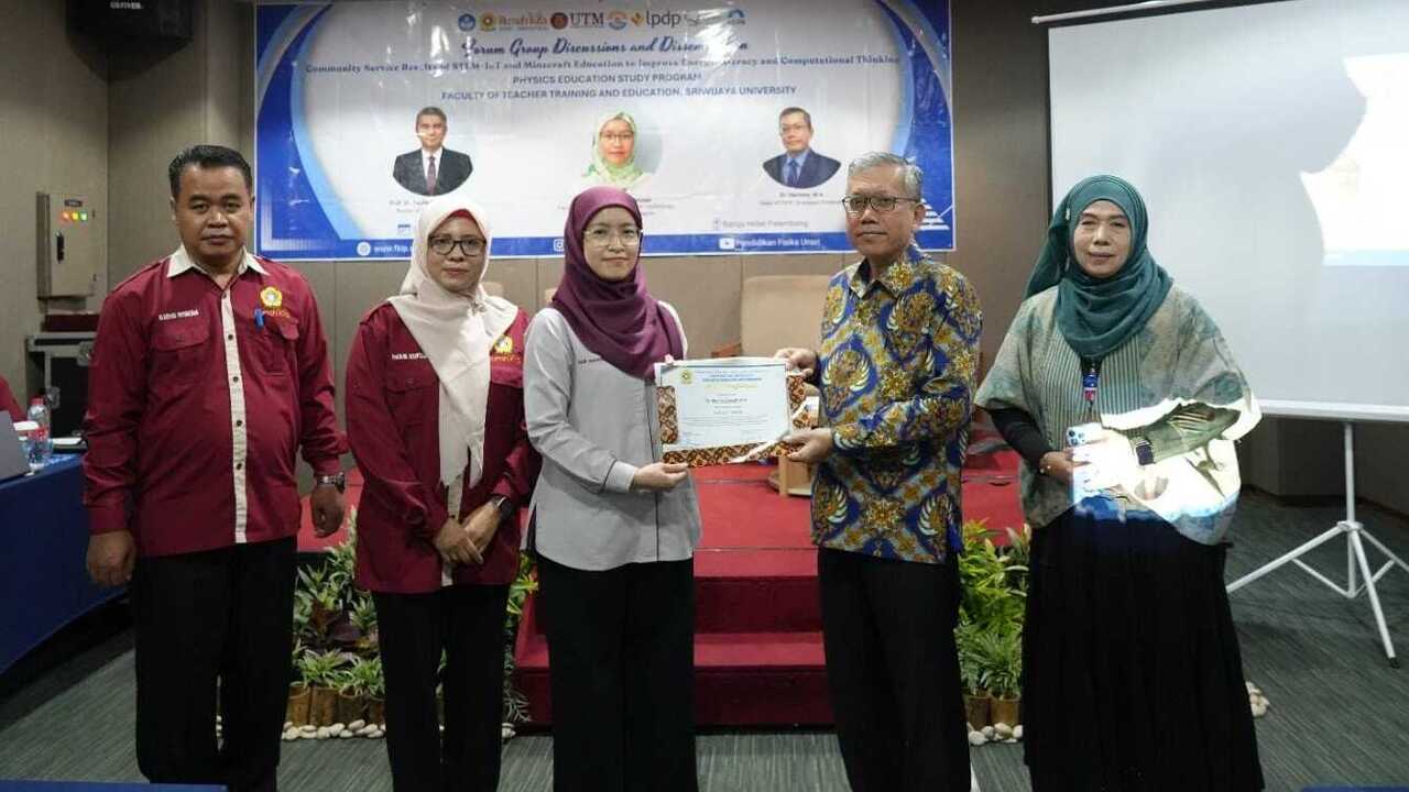 FKIP UNSRI Diseminasi STEM-IoT dengan Minecraft Education