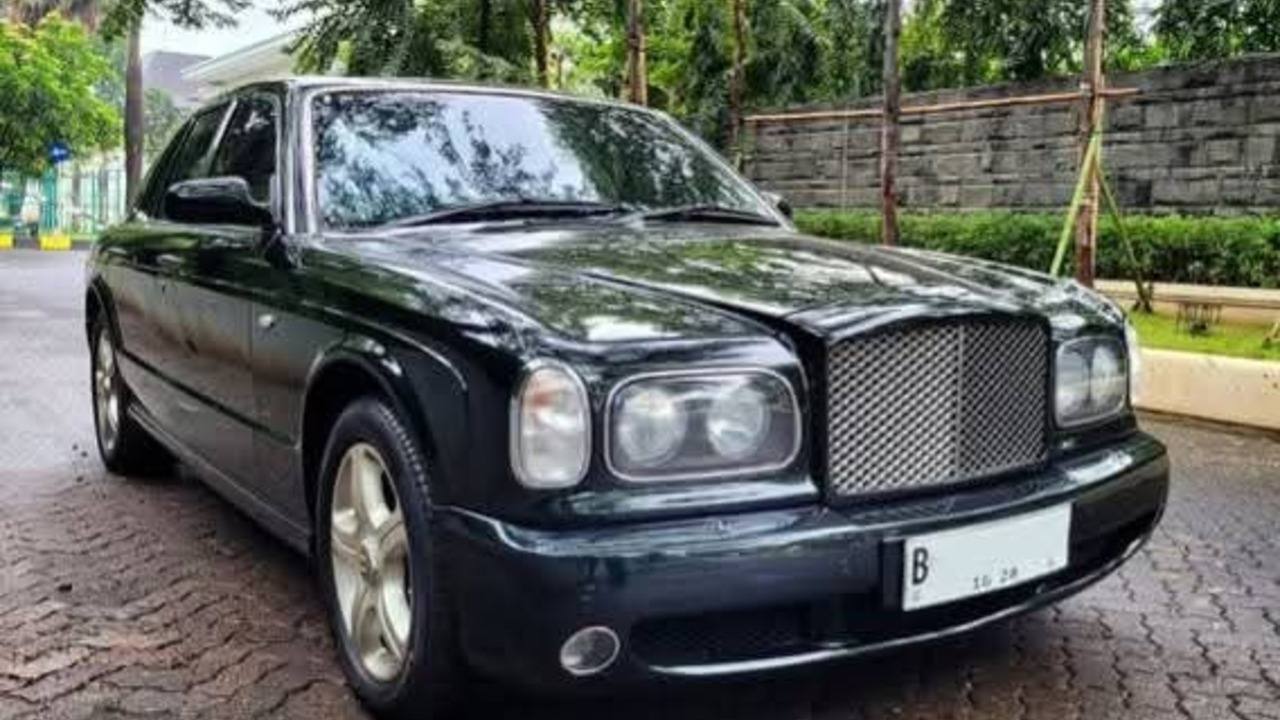 Bentley Arnage T 2003: Sang Raja Sedan Mewah Bermesin Monster 6.75 Twin Turbo. 