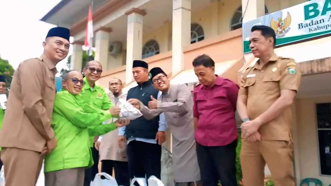 Baznas OKU Bagikan 3.000 Paket Daging Dam Haji