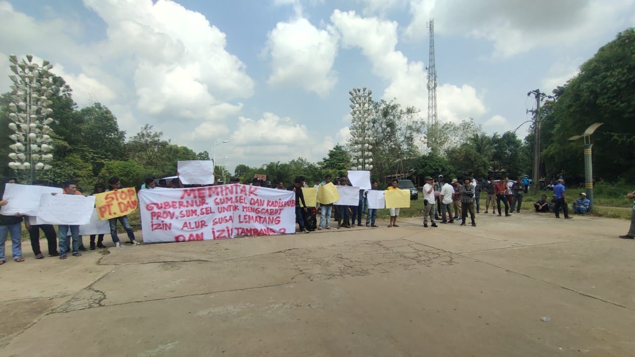 PT MPC Subkon PLTU Ghemmi di Demo Ratusan Warga
