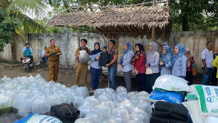 11 Kelompok Perikanan Prabumulih Terima Bantuan Ribuan Bibit Ikan