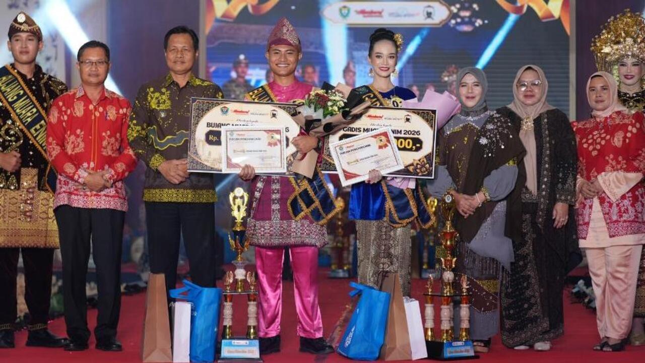 Raiyen dan Cece Menangkan Bujang dan Gadis Muara Enim 