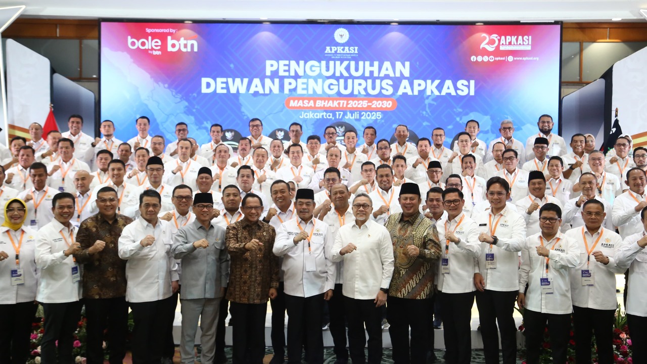 Gubernur Herman Deru Hadiri Pelantikan APKASI 2025–2030