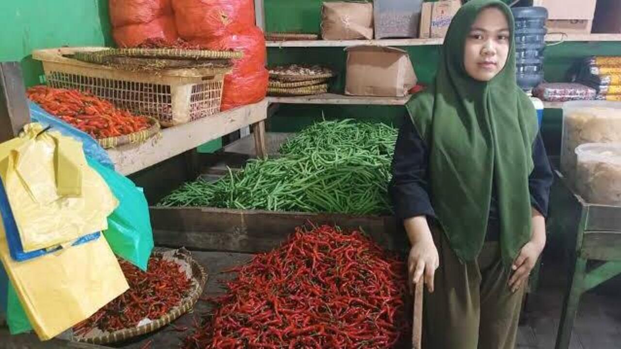 Harga Cabai Merah di OKU Tembus Rp100 Ribu Perkg