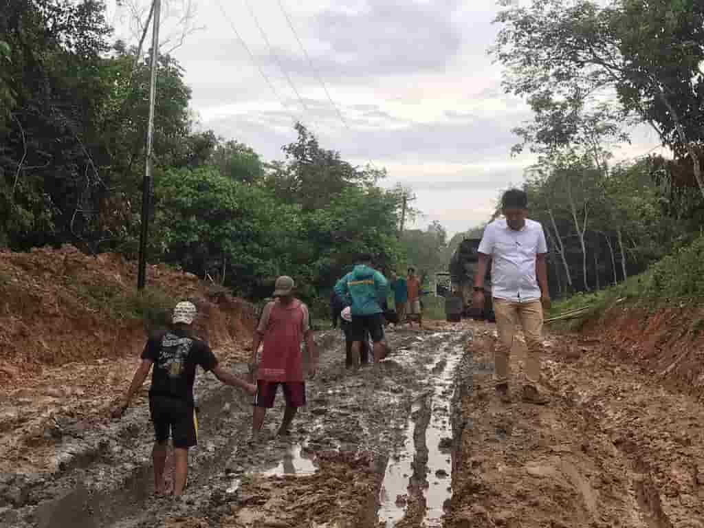 Anggarkan Rp9.4 Miliar Perbaikan Ruas Jalan Desa Talang Simpang-Rukun Rahayu, Ini Kata PJ Bupati Muba
