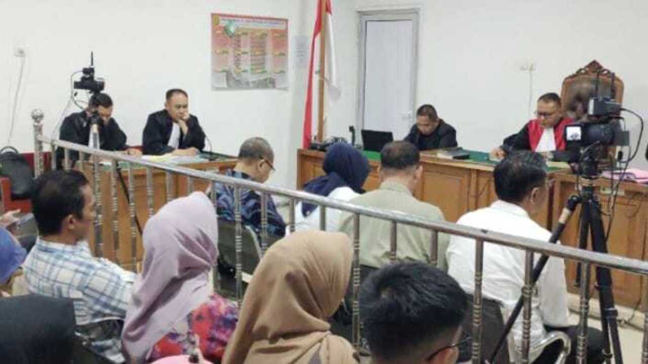 Bacakan Nota Pembelaan, Sambil Menangis Terdakwa Suap Pokir OKU Minta Maaf Ke Masyarakat