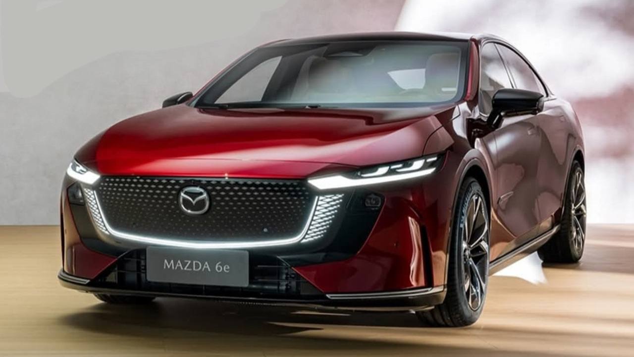 Mazda 6e: Sedan Listrik Elegan Penantang Tesla Model 3 dan BYD Seal.