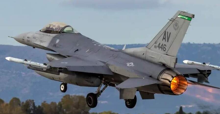 Teknologi Terbaru: Evolusi F-16 AS yang Mencengangkan dan Tetap Melaju Hingga 2040 an