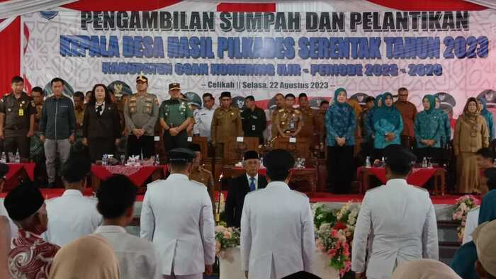 Lantik Delapan Kades Bupati Oki Harapkan Akselerasi Pembangunan Desa