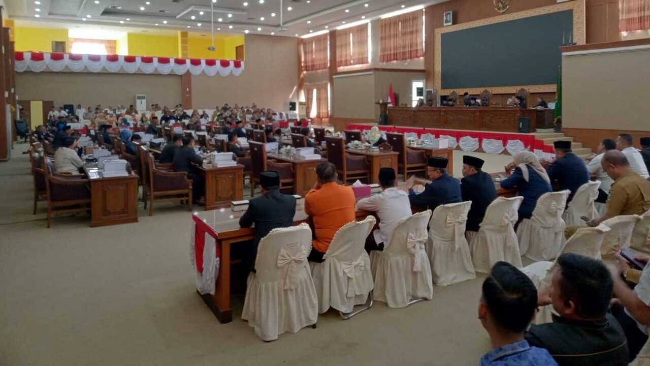 Rapat Raperda Pertanggungjawaban APBD 2025 Sempat Memanas
