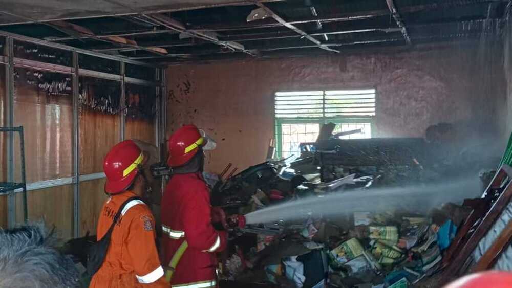 Perpustakaan SMP Muhammadiyah Prabumulih Terbakar, Ribuan Buku Rusak