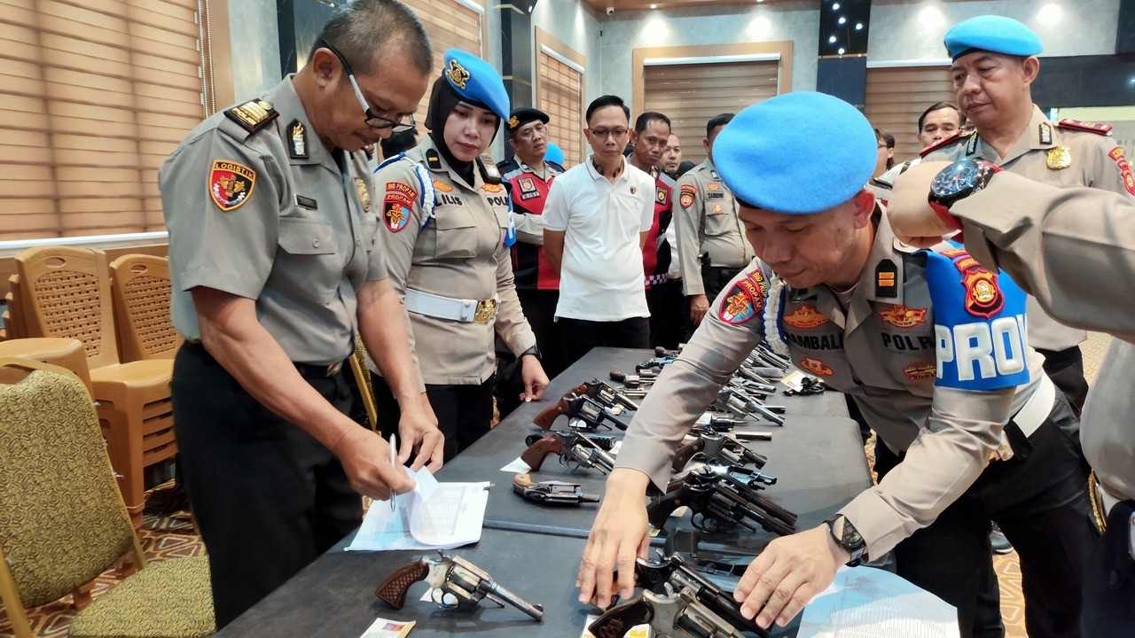 Perketat Disiplin Internal, Polres Muba Periksa Senpi Dinas dan Tes Urine Personel