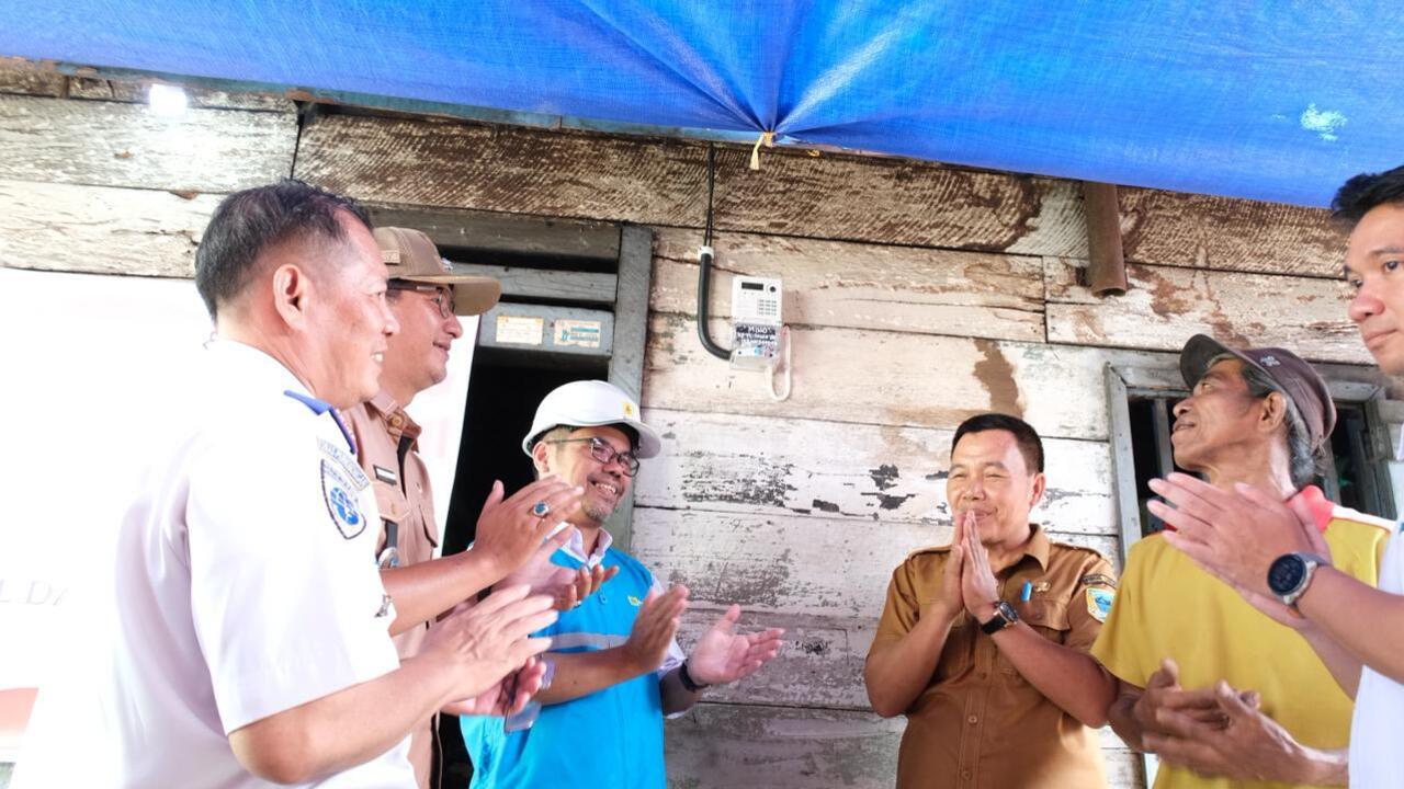 Sambut HPN, PLN Hadirkan Terang dan Harapan bagi Keluarga Mino di Lahat