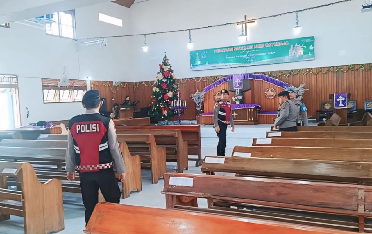 Polres OKU Sterilisasi Gereja Jelang Perayaan Natal 2024