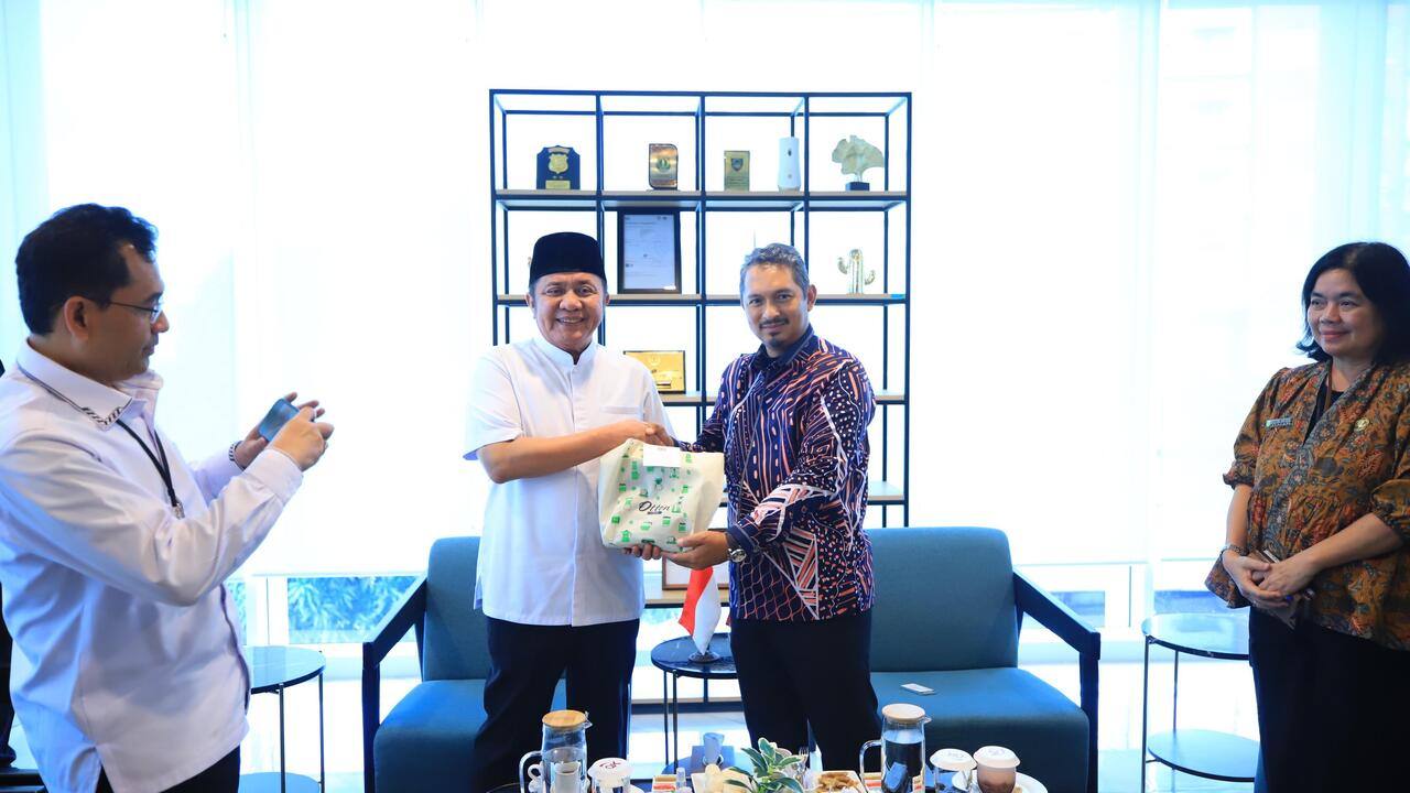 Gubernur Herman Deru Perkuat Hubungan Regional Lewat Pertemuan Strategis dengan Konjen Malaysia