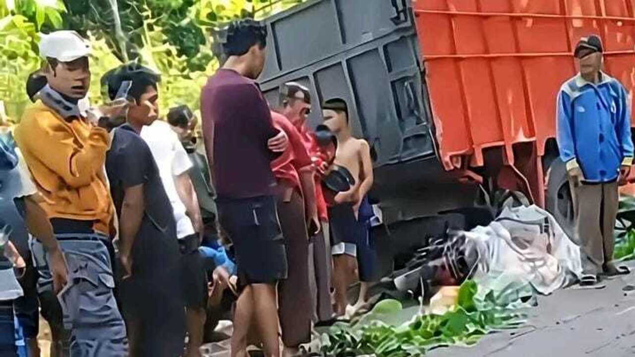Tabrak Truck Parkir Pengendara Wanita di Ogan Ilir Tewas