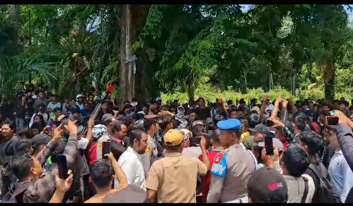 Aksi Unjuk Rasa di DPRD Lubuklinggau, Massa Tuntut Pengesahan UU Perampasan Aset dan Hapus Tunjangan DPR