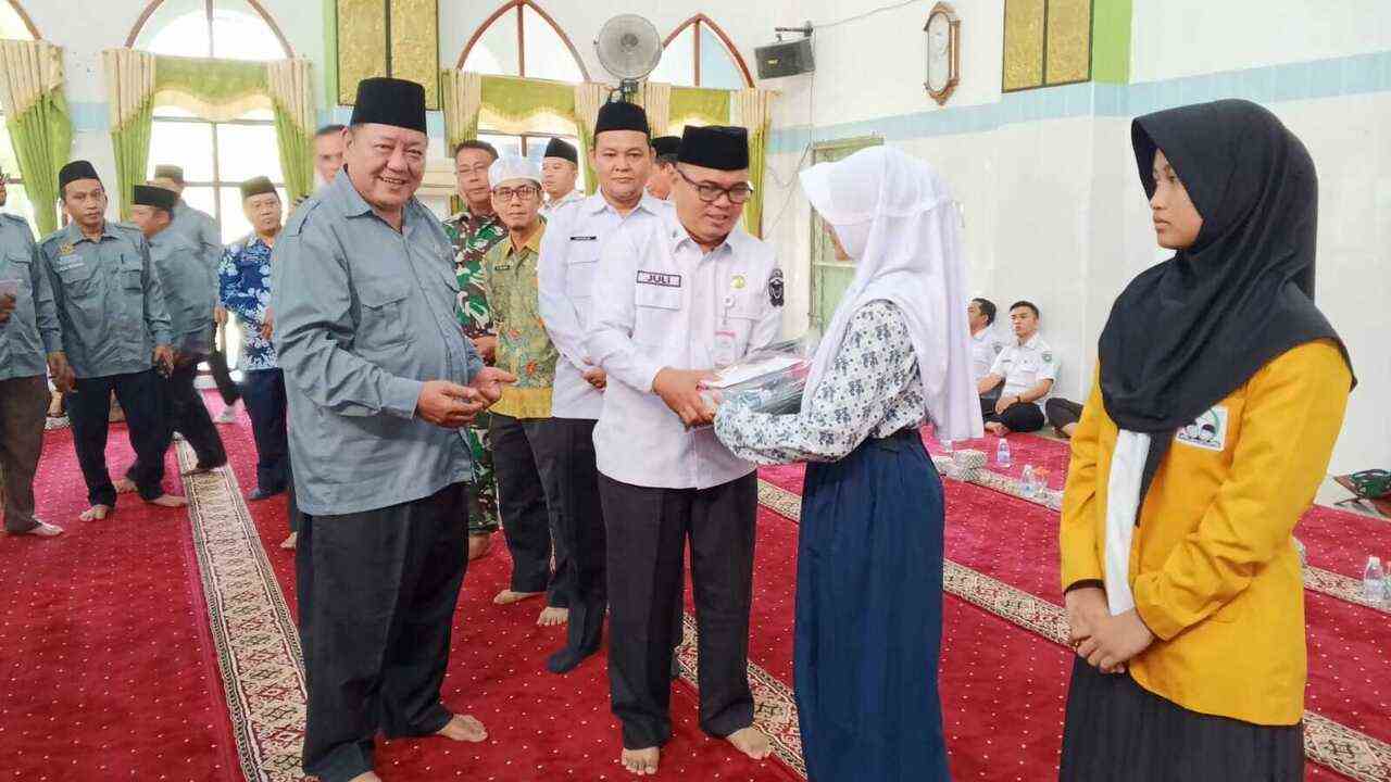 Distribusikan 122 Paket Sekolah dan Asupan 13 Anak Balita Wasting 