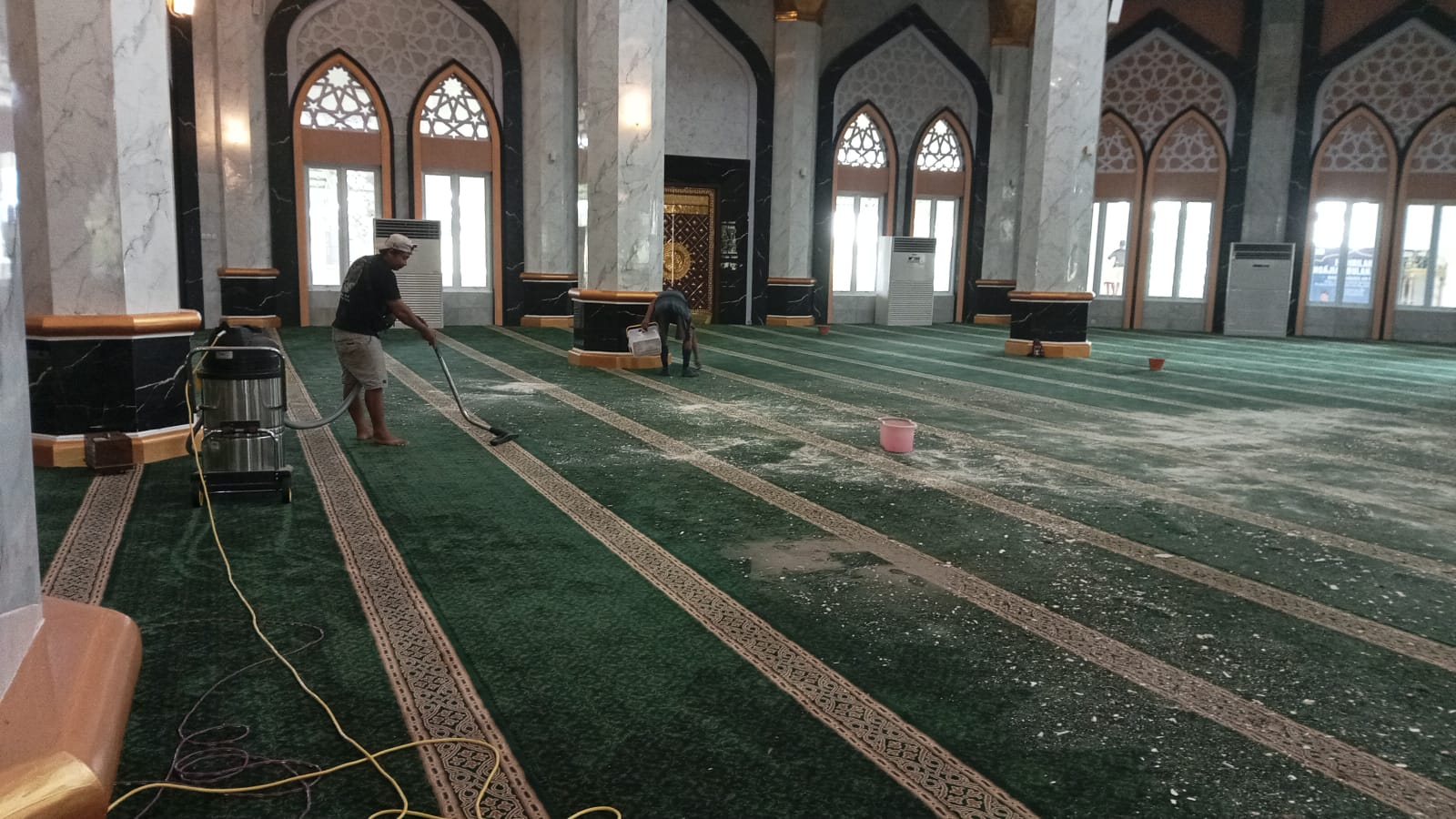 Respon Terkait Ambruknya Plafon Masjid Agung An-Nur, Yeni Ungkap Penyebabnya