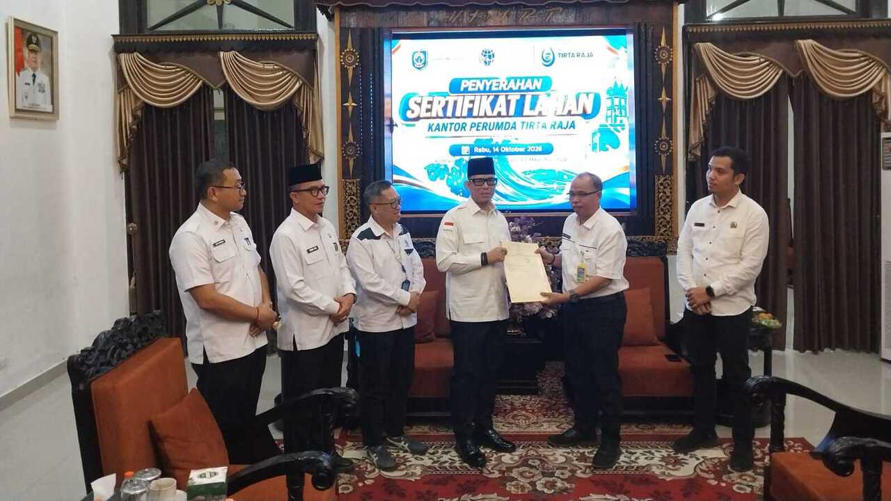 17 Sertifikat Aset Diserahkan, Pemkab OKU Perkuat Pengamanan Aset Daerah