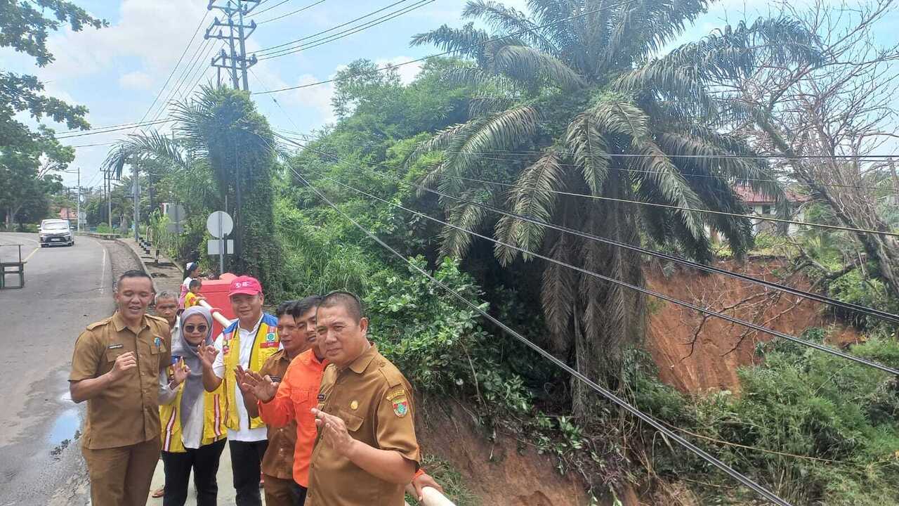 Hujan Deras: Jembatan Air Beliti Terancam Amruk, Ini Penyebabnya!