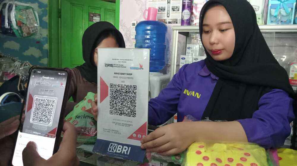 Belanja Praktis, Pakai QRIS; NKHZ Baby Shop Tumbuh Bersama QR Code BRI