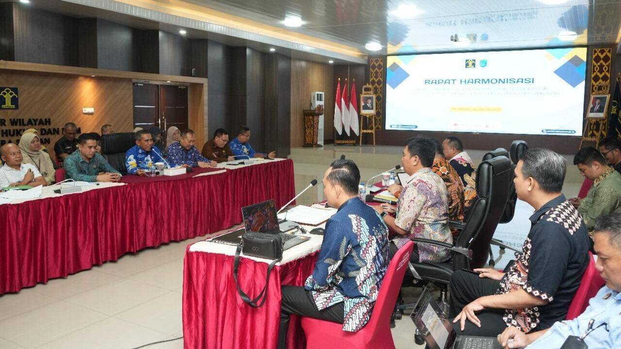 Kanwil Kemenkum Sumsel Harmonisasi 5 Raperda dan Raperkada Kabupaten OKI