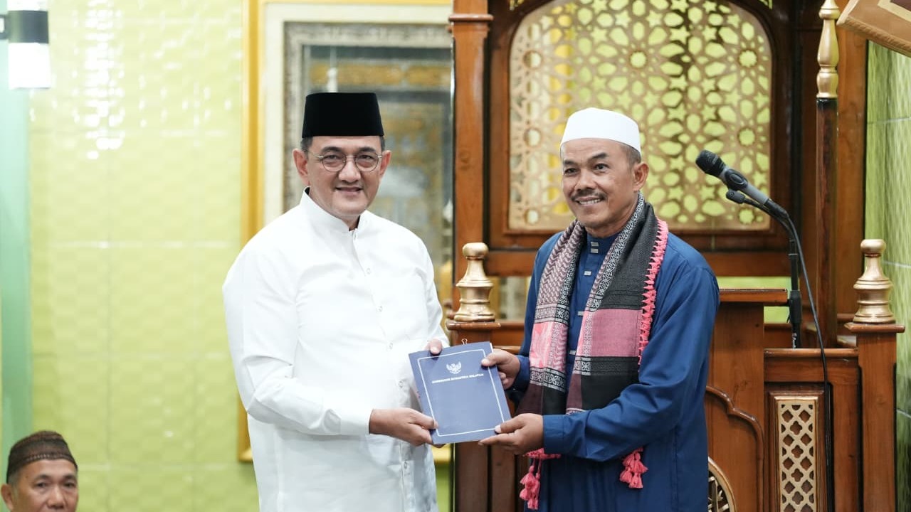 Safari Ramadan 2026, Sekda Sumsel Ajak Warga Tingkatkan Ibadah di Masjid Al Kautsar Palembang