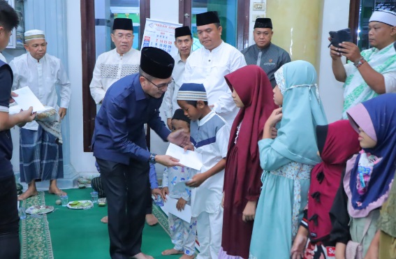 Ratu Dewa Berbagi Kebahagiaan dengan Anak Yatim di Bulan Muharram