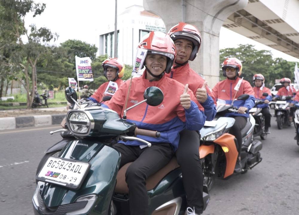 KurirSATSETJNE Siap Mengantarkan Kebahagiaan dengan Tampilan Baru