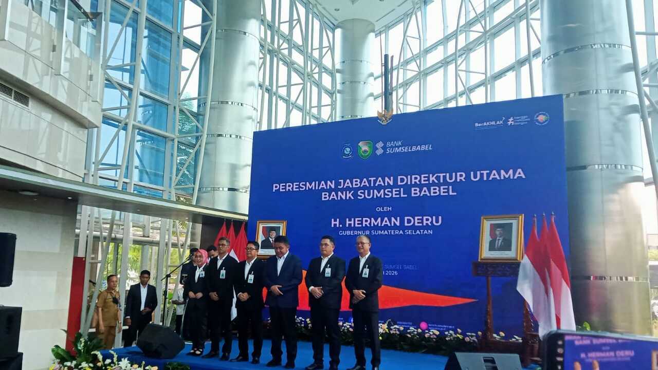 Muhamad Suryadi Dilantik Jadi Dirut Bank Sumsel Babel, Herman Deru Dorong Transformasi dan Penguatan Kinerja