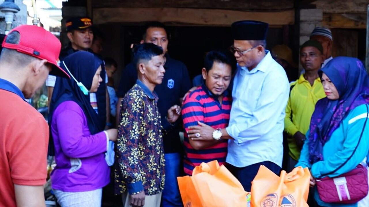 Pemkot Prabumulih Ganti Dokumen Kependudukan Korban Kebakaran, Warga Terima E-KTP dan KK Baru