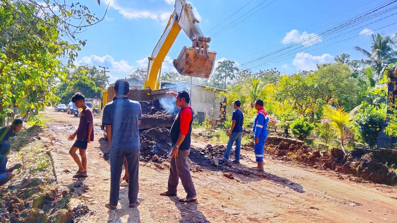 Warga 5 Desa di OKU Inisiatif Perbaiki Jalan Pakai Dana Swadaya