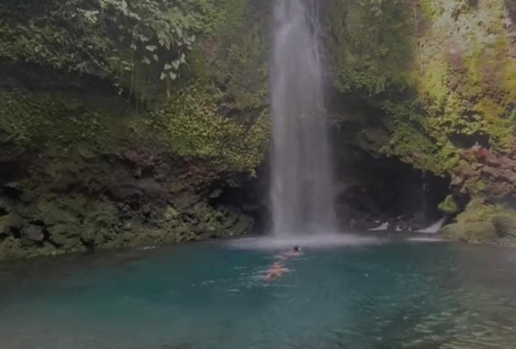 Eksplorasi Wisata Alam Sumatera Barat: Air Terjun Proklamator yang Menawan di Lembah Anai