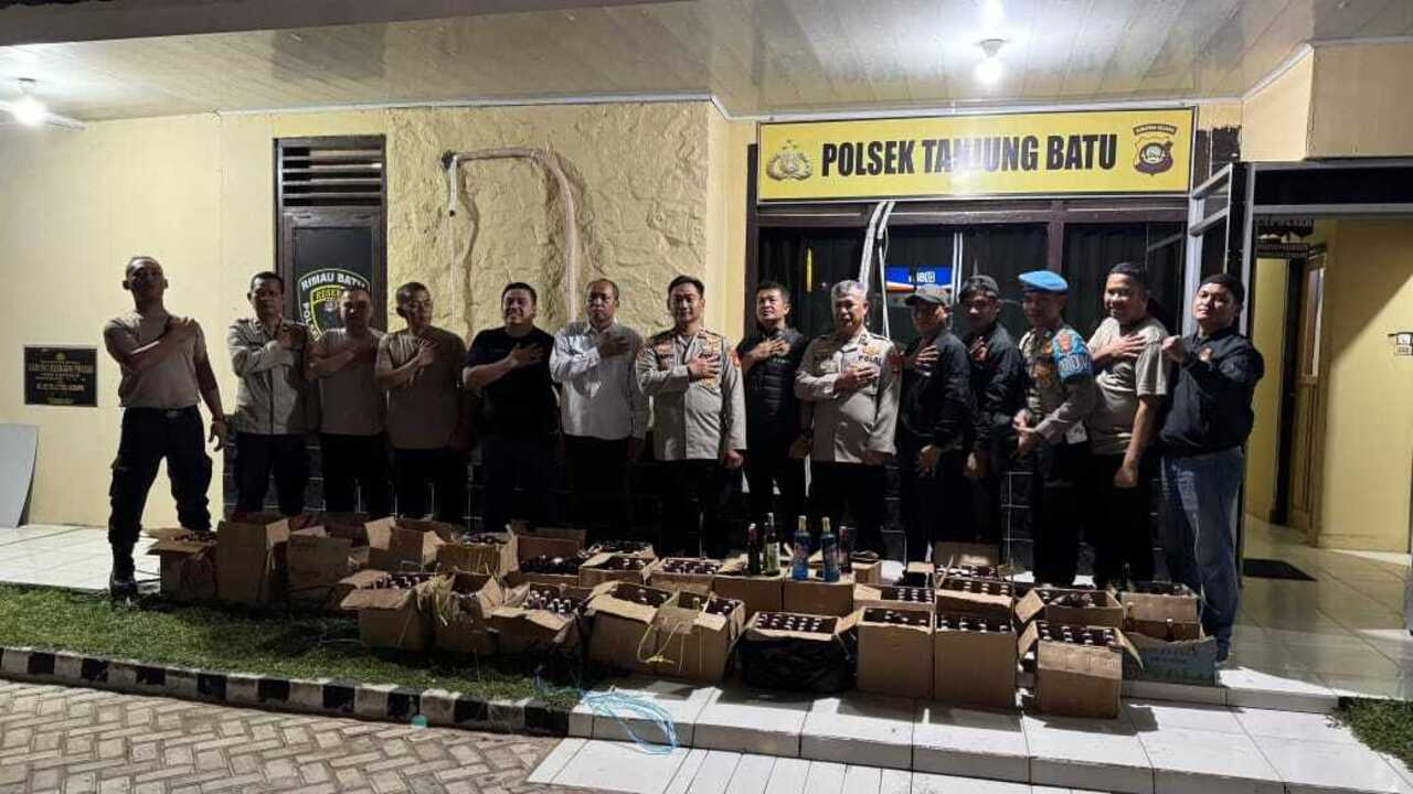 Razia Miras di Acara Orkes, Polsek Tanjung Batu Sita 20 Kardus Miras