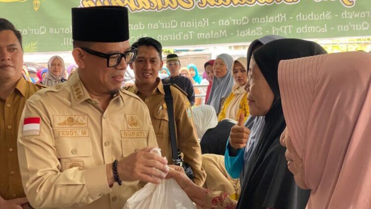 Pemkab OKU Gelar Pasar Murah, Warga Cukup Bayar Rp50 Ribu