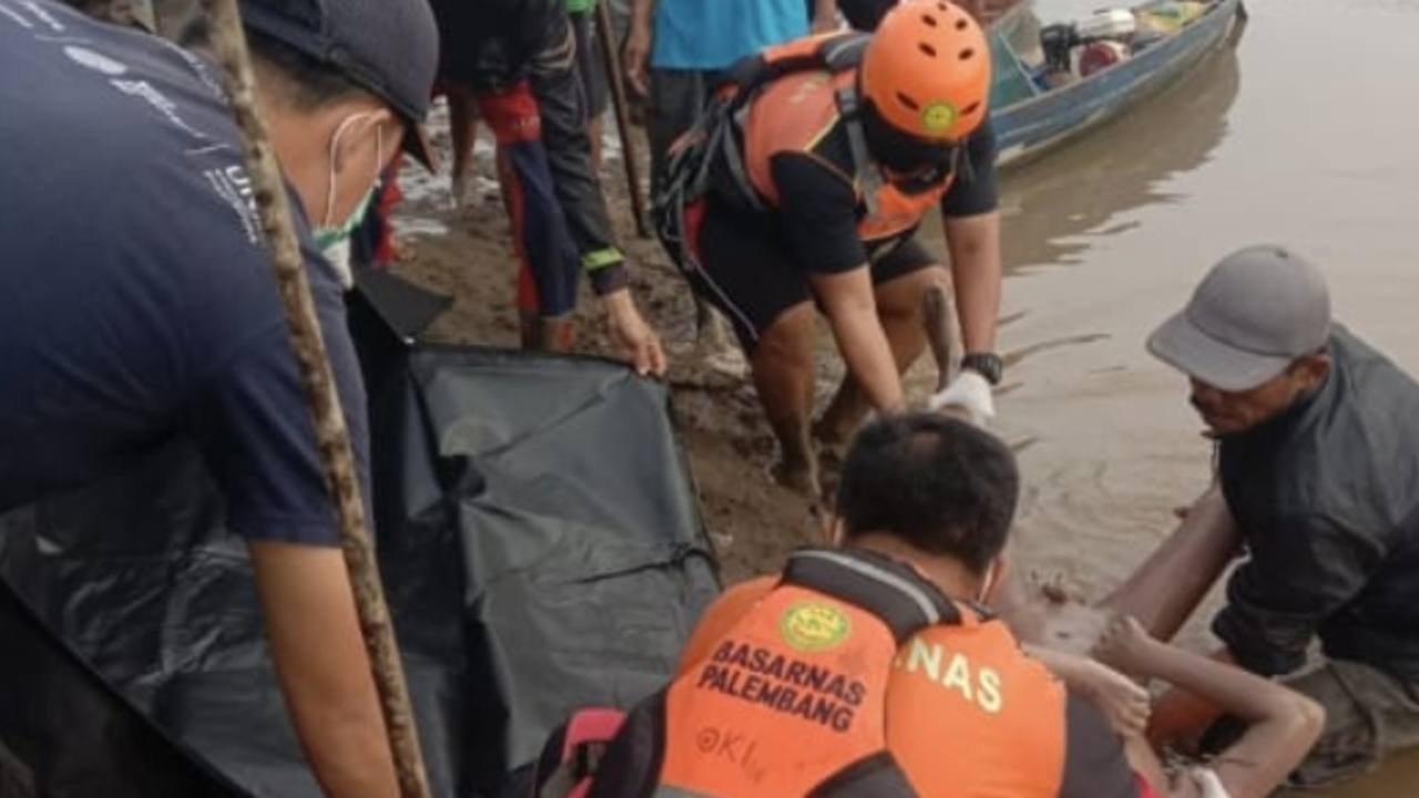 Bocah SD Ditemukan 20 KM dari Lokasi Tenggelam