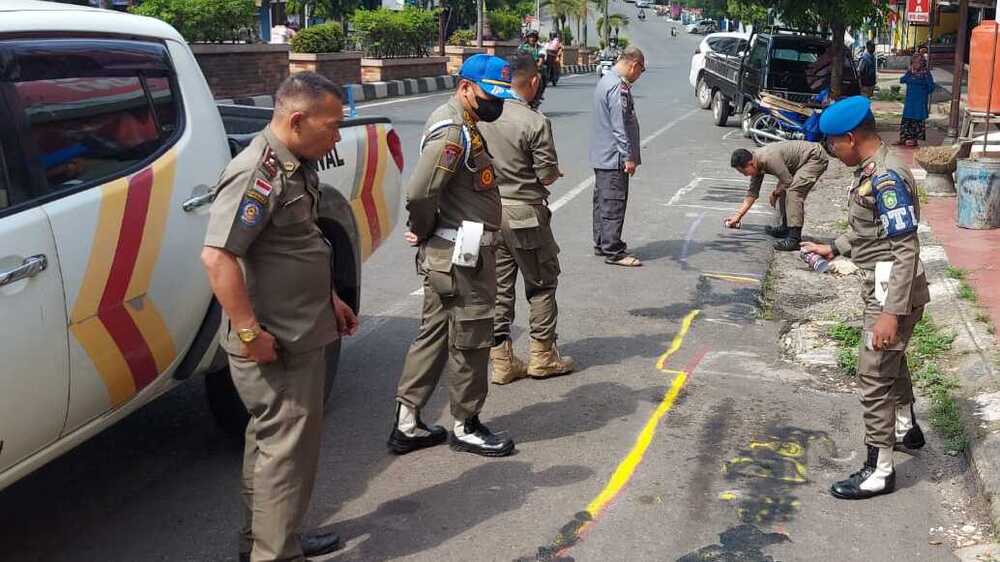 Vandalisme di Jalan Jendral Sudirman Prabumulih, Pol PP Gerak Cepat Bersihkan Coretan